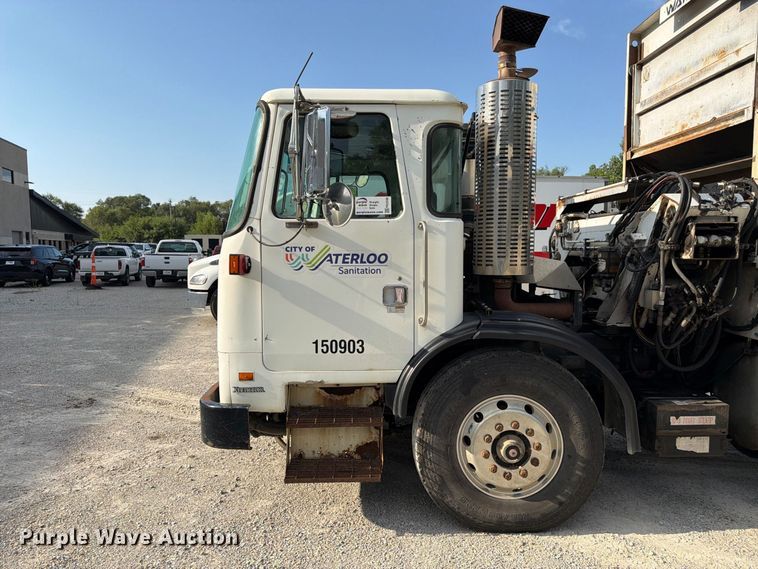 image for item FK3348 2009 Autocar Xpeditor refuse truck