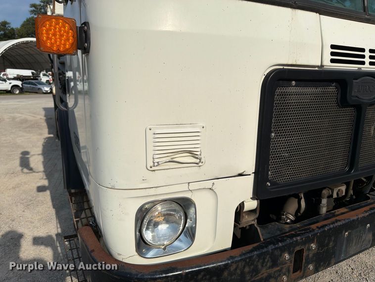 image for item FK3348 2009 Autocar Xpeditor refuse truck