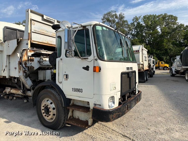 image for item FK3348 2009 Autocar Xpeditor refuse truck