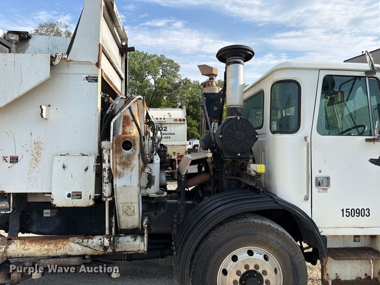 image for item FK3348 2009 Autocar Xpeditor refuse truck