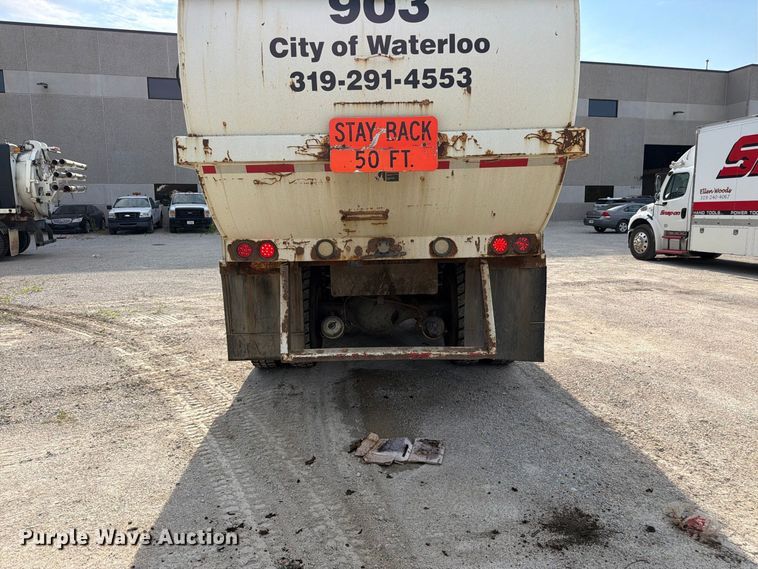 image for item FK3348 2009 Autocar Xpeditor refuse truck