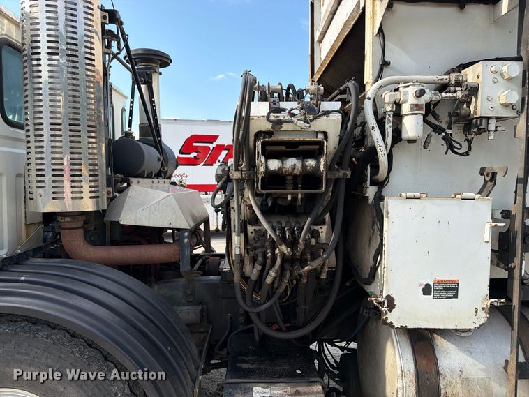 image for item FK3348 2009 Autocar Xpeditor refuse truck