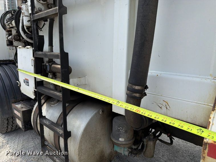 image for item FK3348 2009 Autocar Xpeditor refuse truck