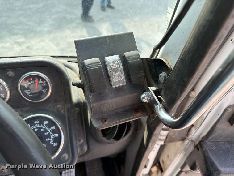 image for item FK3348 2009 Autocar Xpeditor refuse truck