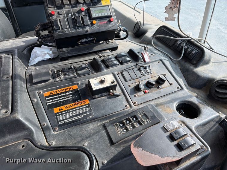 image for item FK3348 2009 Autocar Xpeditor refuse truck