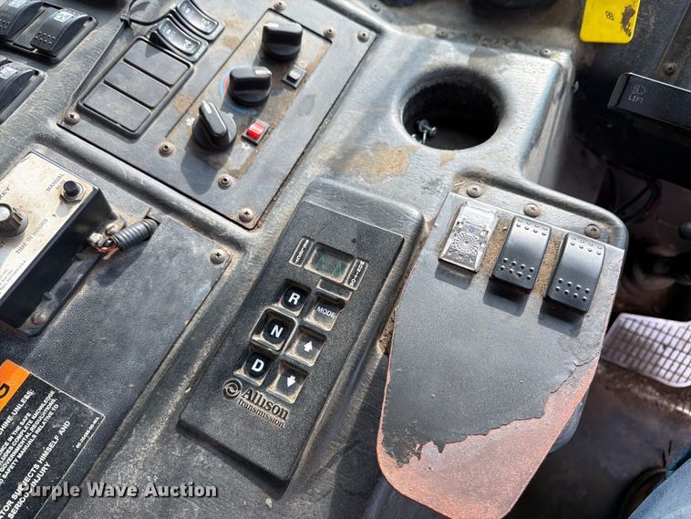 image for item FK3348 2009 Autocar Xpeditor refuse truck