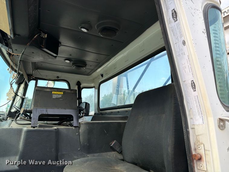image for item FK3348 2009 Autocar Xpeditor refuse truck