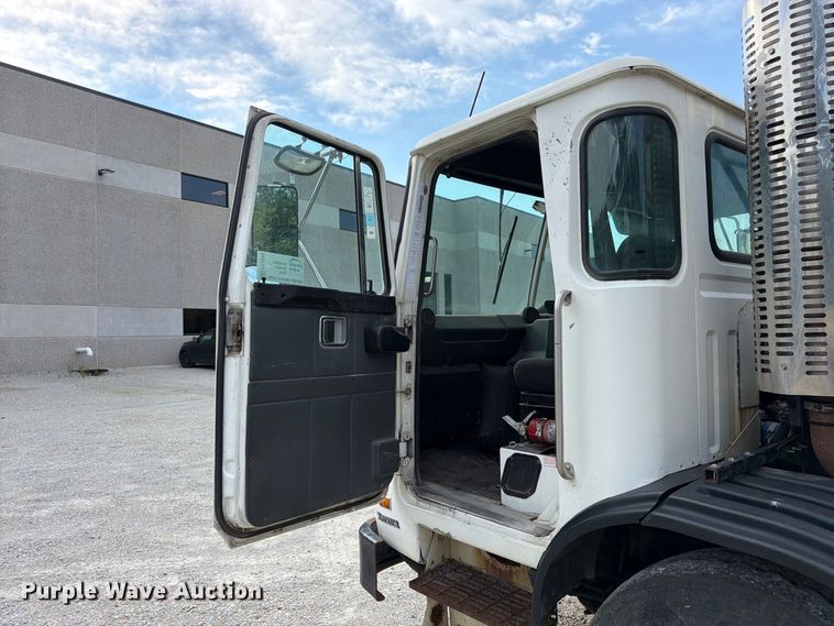 image for item FK3348 2009 Autocar Xpeditor refuse truck