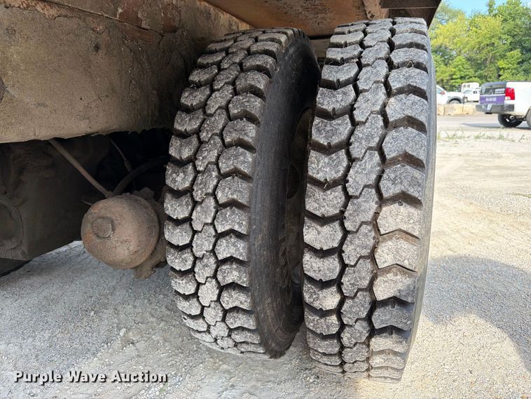 image for item FK3348 2009 Autocar Xpeditor refuse truck
