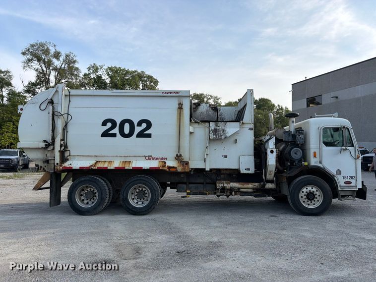 image for item FK3349 2013 Peterbilt 320 refuse truck