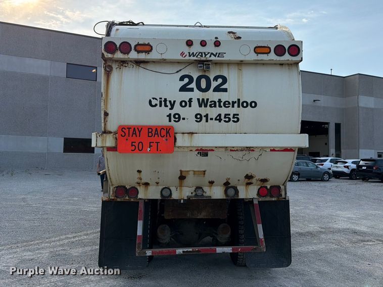 image for item FK3349 2013 Peterbilt 320 refuse truck