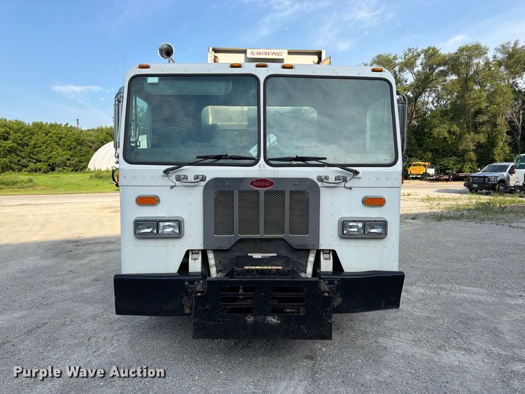 image for item FK3349 2013 Peterbilt 320 refuse truck
