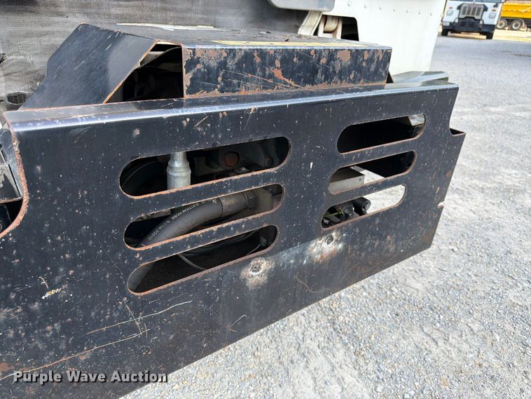 image for item FK3349 2013 Peterbilt 320 refuse truck