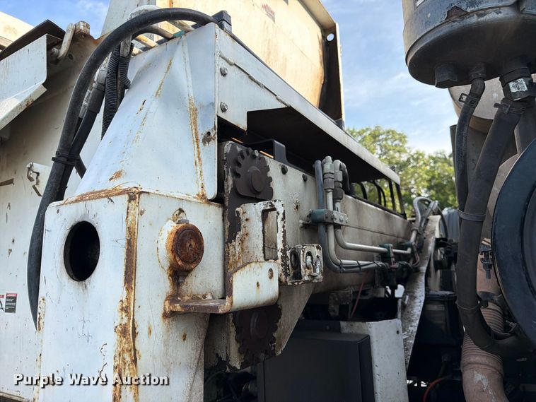 image for item FK3349 2013 Peterbilt 320 refuse truck