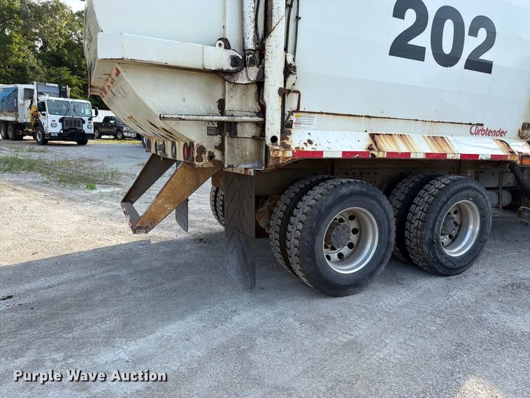 image for item FK3349 2013 Peterbilt 320 refuse truck
