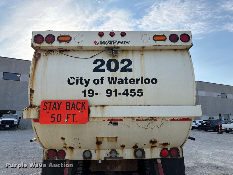 image for item FK3349 2013 Peterbilt 320 refuse truck