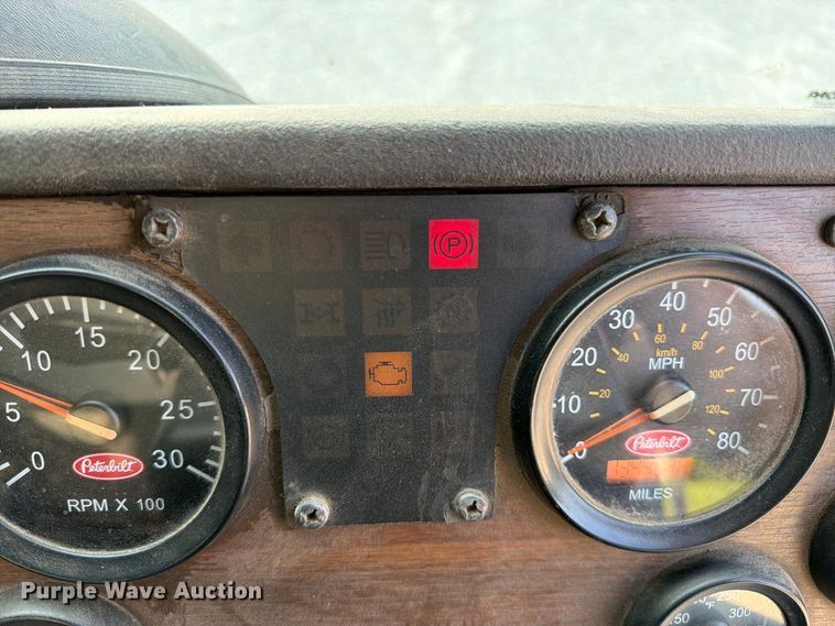 image for item FK3349 2013 Peterbilt 320 refuse truck