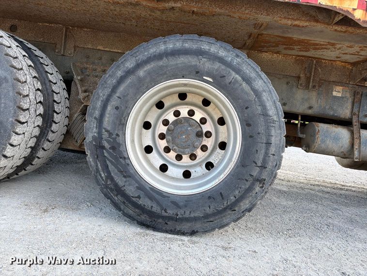 image for item FK3349 2013 Peterbilt 320 refuse truck
