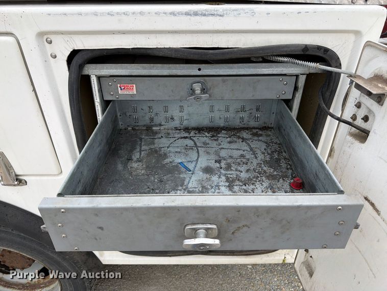 image for item FK3353 2008 Ford F550 utility / service truck