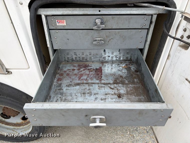 image for item FK3353 2008 Ford F550 utility / service truck