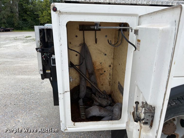 image for item FK3353 2008 Ford F550 utility / service truck