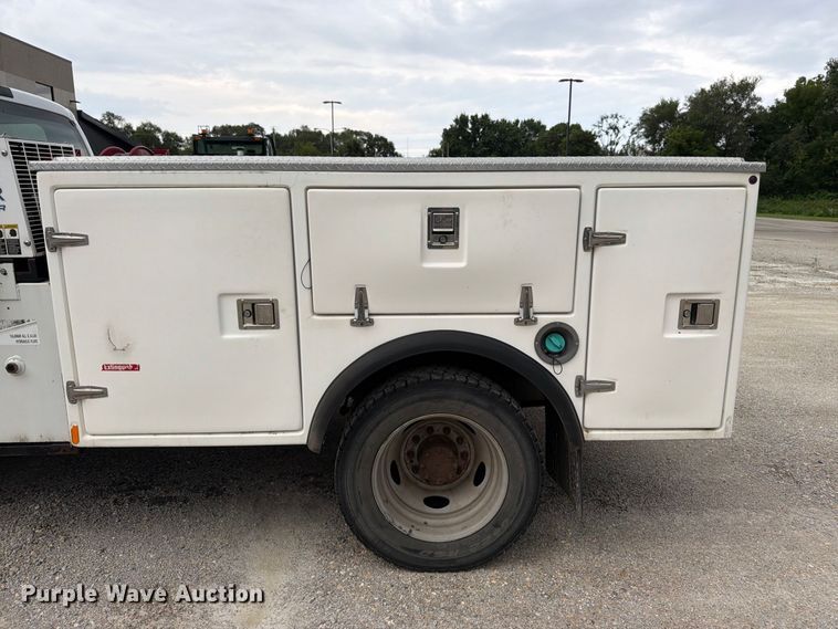 image for item FK3353 2008 Ford F550 utility / service truck