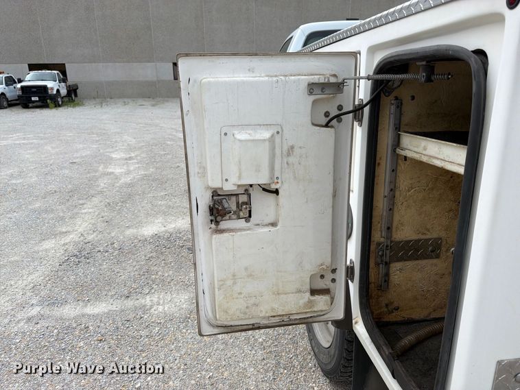 image for item FK3353 2008 Ford F550 utility / service truck