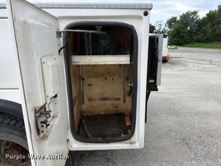 image for item FK3353 2008 Ford F550 utility / service truck