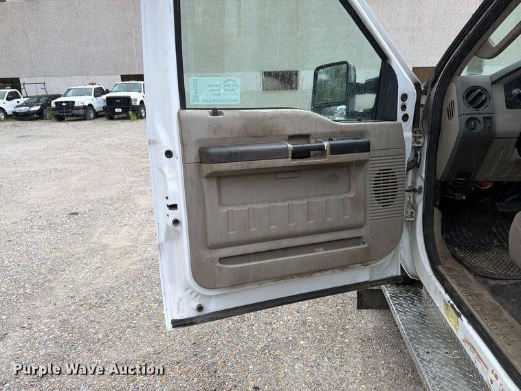 image for item FK3353 2008 Ford F550 utility / service truck