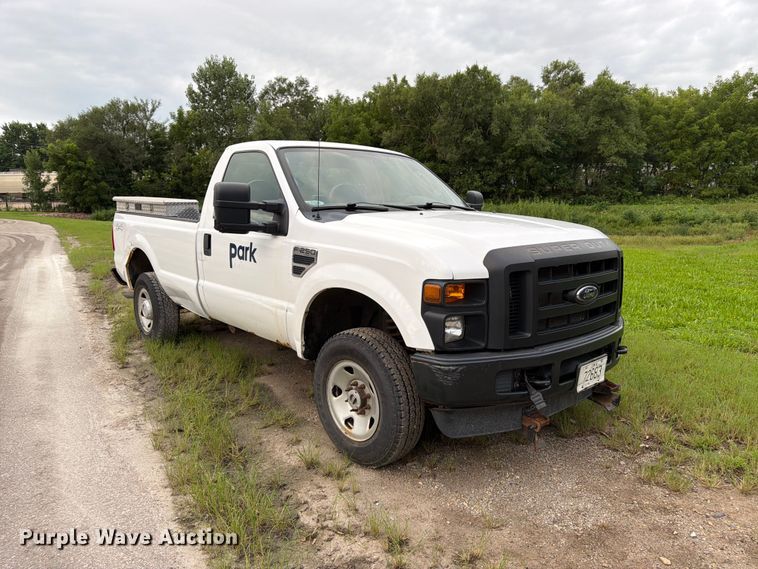 image for item FK3354 2010 Ford F250 Super Duty pickup truck