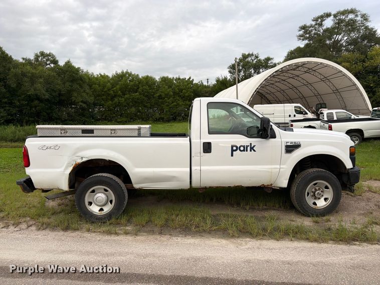 image for item FK3354 2010 Ford F250 Super Duty pickup truck