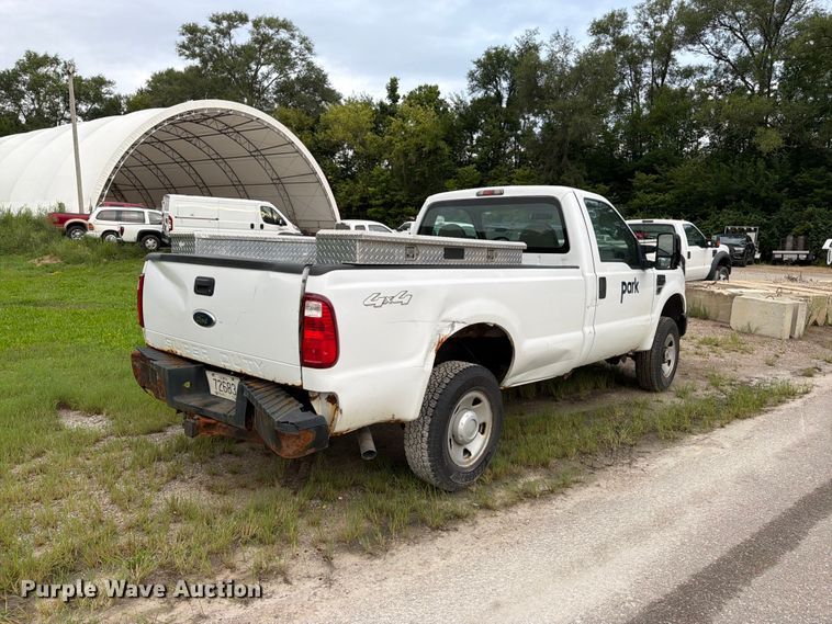 image for item FK3354 2010 Ford F250 Super Duty pickup truck