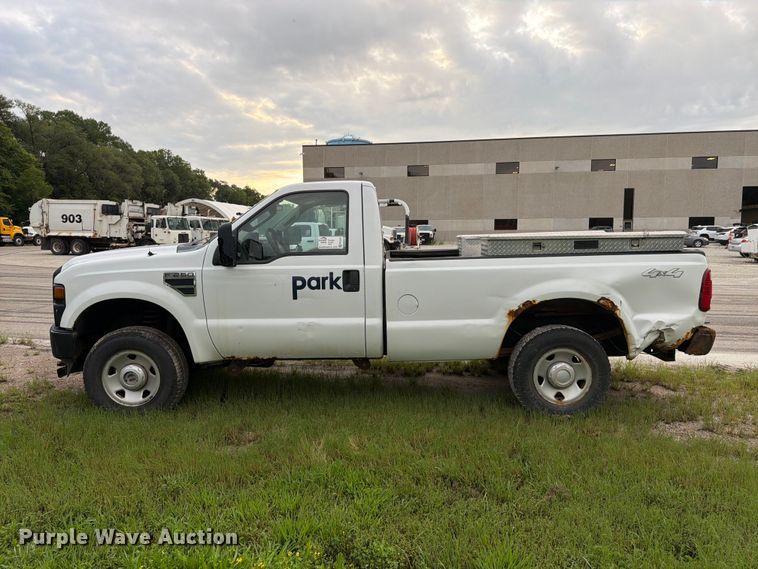 image for item FK3354 2010 Ford F250 Super Duty pickup truck