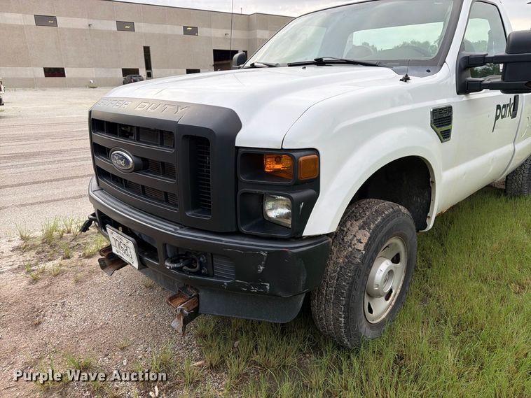 image for item FK3354 2010 Ford F250 Super Duty pickup truck