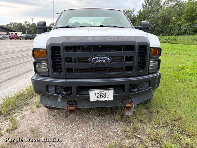 image for item FK3354 2010 Ford F250 Super Duty pickup truck