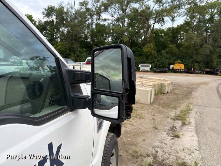 image for item FK3354 2010 Ford F250 Super Duty pickup truck