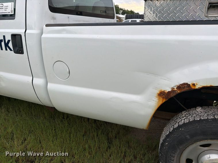 image for item FK3354 2010 Ford F250 Super Duty pickup truck