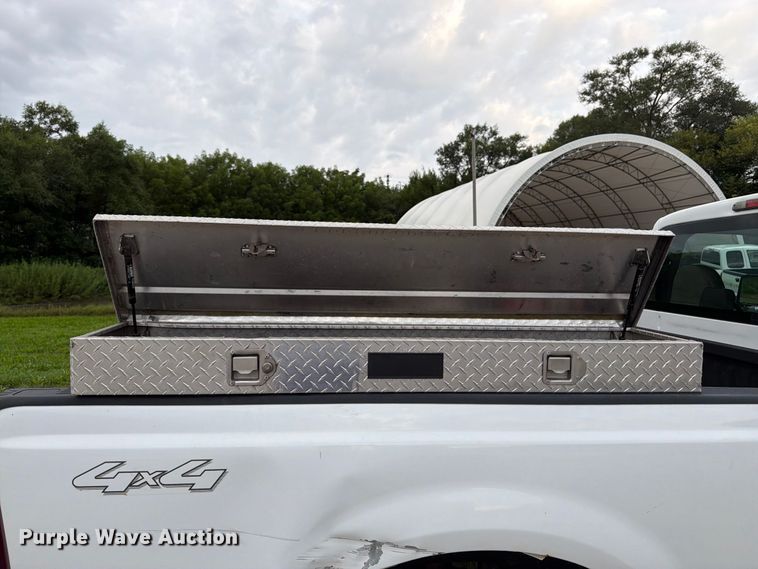 image for item FK3354 2010 Ford F250 Super Duty pickup truck