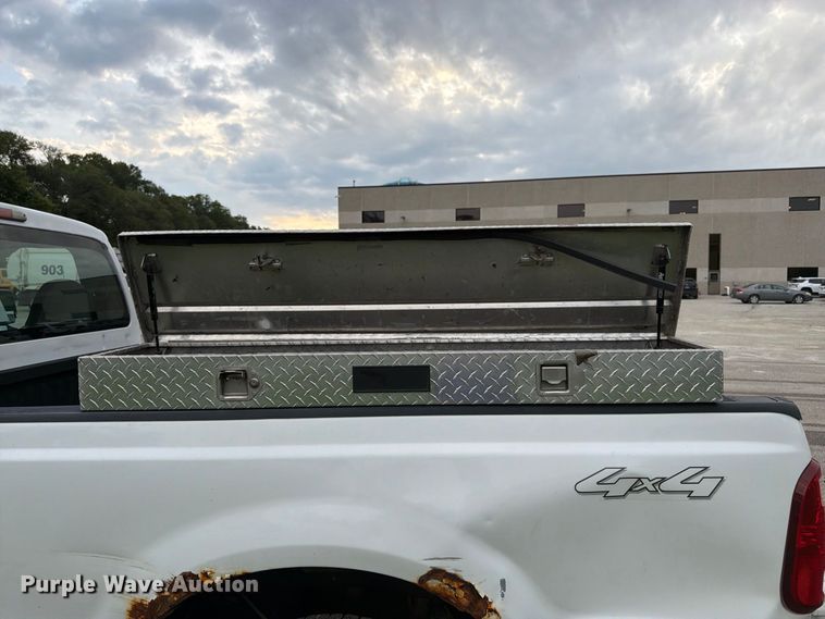 image for item FK3354 2010 Ford F250 Super Duty pickup truck