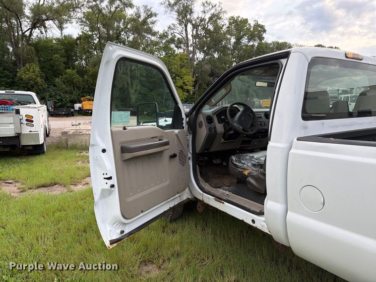 image for item FK3354 2010 Ford F250 Super Duty pickup truck