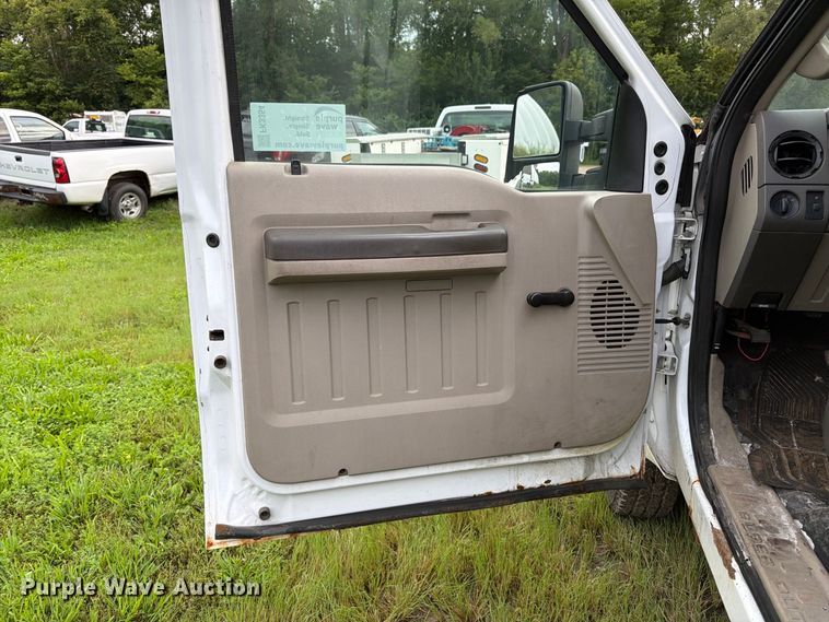 image for item FK3354 2010 Ford F250 Super Duty pickup truck