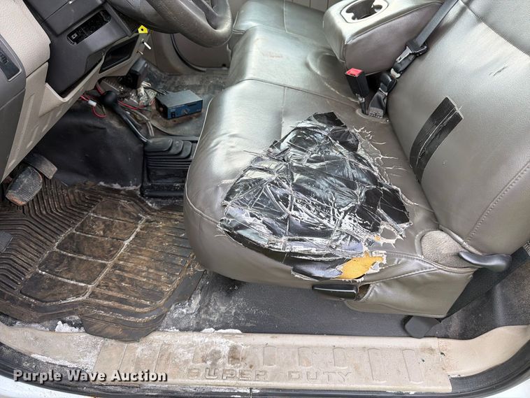 image for item FK3354 2010 Ford F250 Super Duty pickup truck