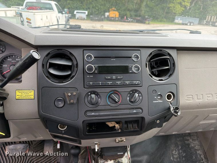 image for item FK3354 2010 Ford F250 Super Duty pickup truck