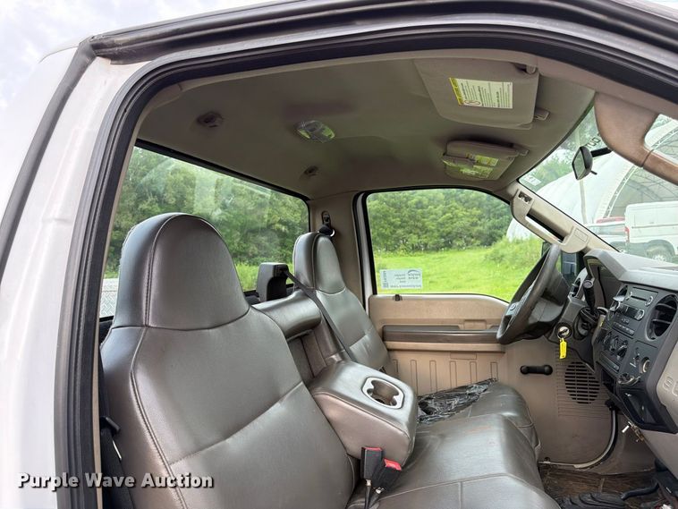 image for item FK3354 2010 Ford F250 Super Duty pickup truck
