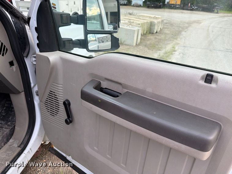 image for item FK3354 2010 Ford F250 Super Duty pickup truck
