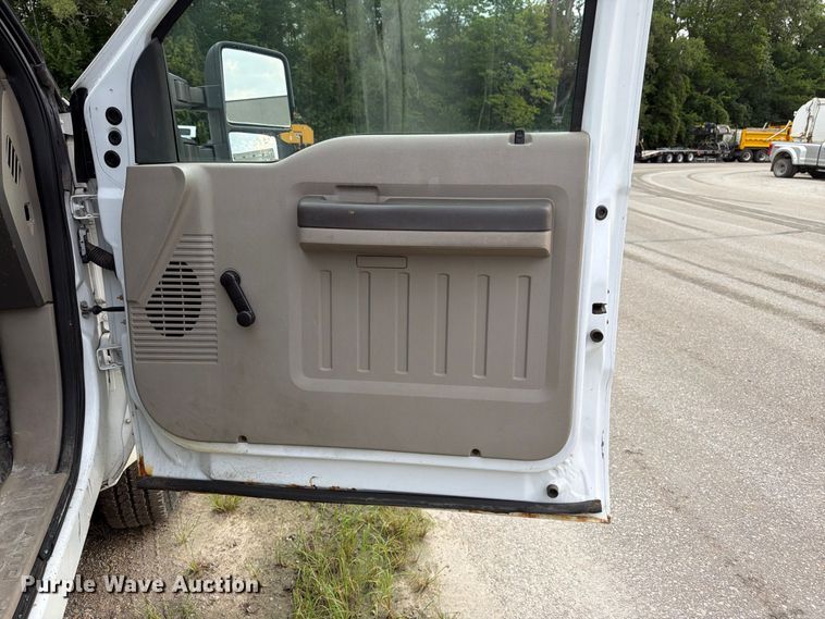 image for item FK3354 2010 Ford F250 Super Duty pickup truck