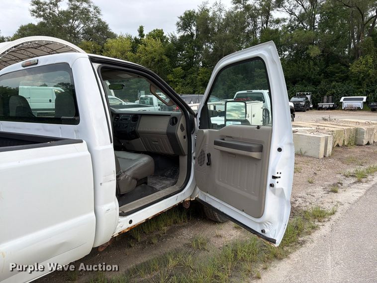 image for item FK3354 2010 Ford F250 Super Duty pickup truck