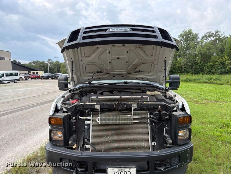 image for item FK3354 2010 Ford F250 Super Duty pickup truck