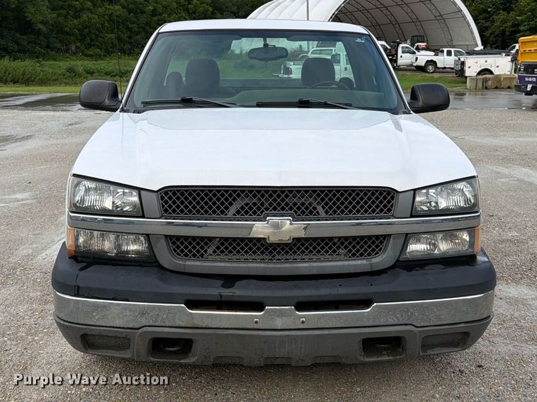 image for item FK3356 2004 Chevrolet Silverado 1500 pickup truck