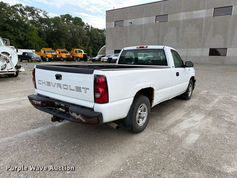 image for item FK3356 2004 Chevrolet Silverado 1500 pickup truck